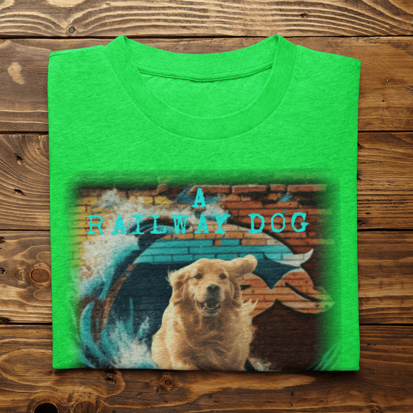 Golden Retriever Dog Lover T-shirt: Adorable Golden Retriever face with a friendly expression