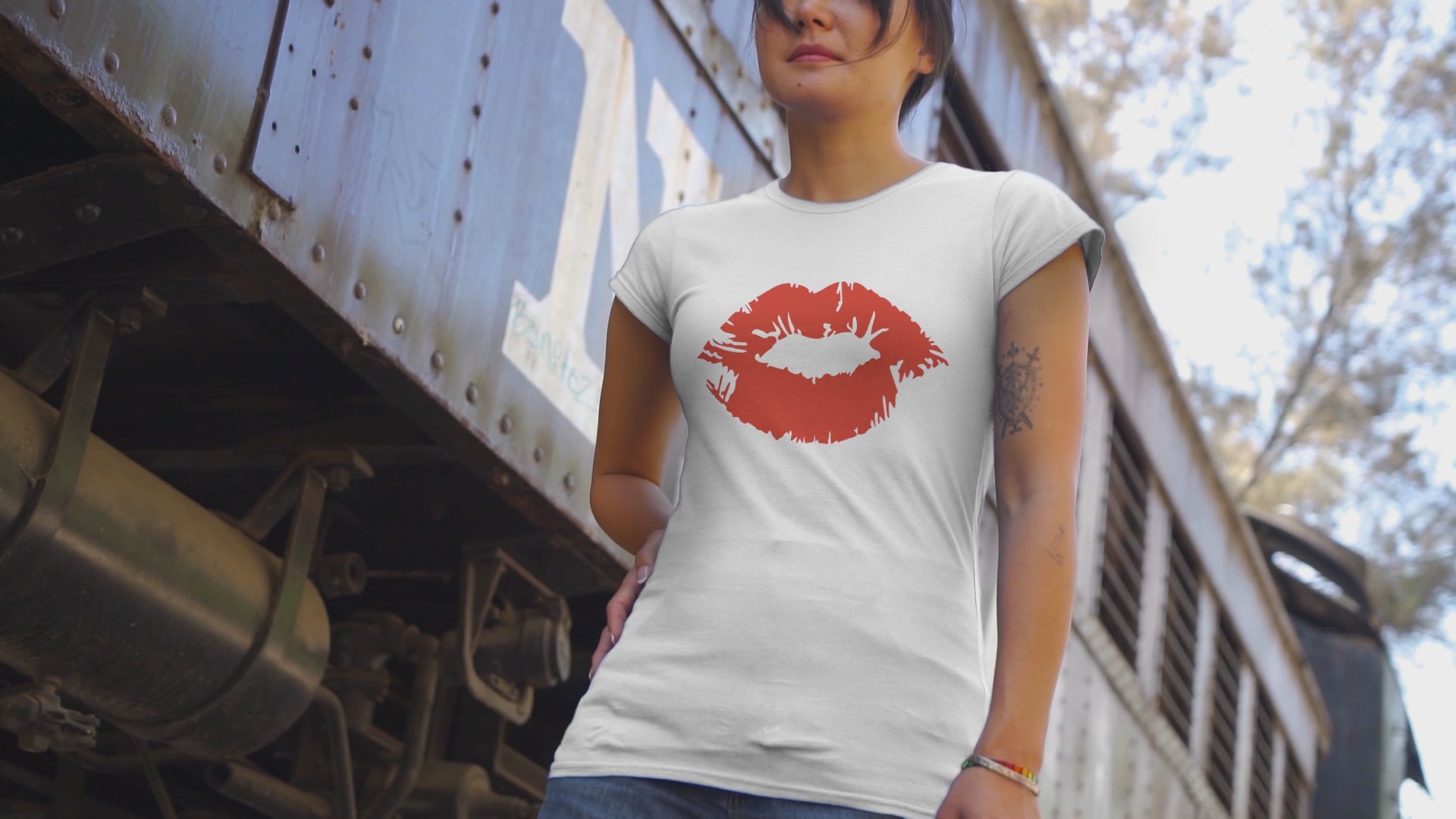 Red Lipstick Kiss Tee
