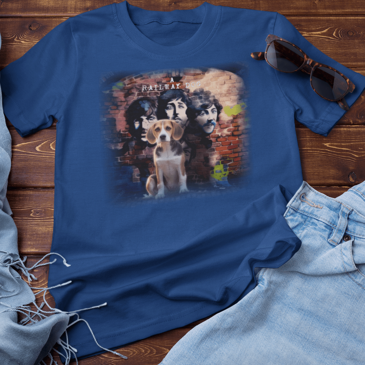 T-shirt featuring a Beagle dog and The Beatles.