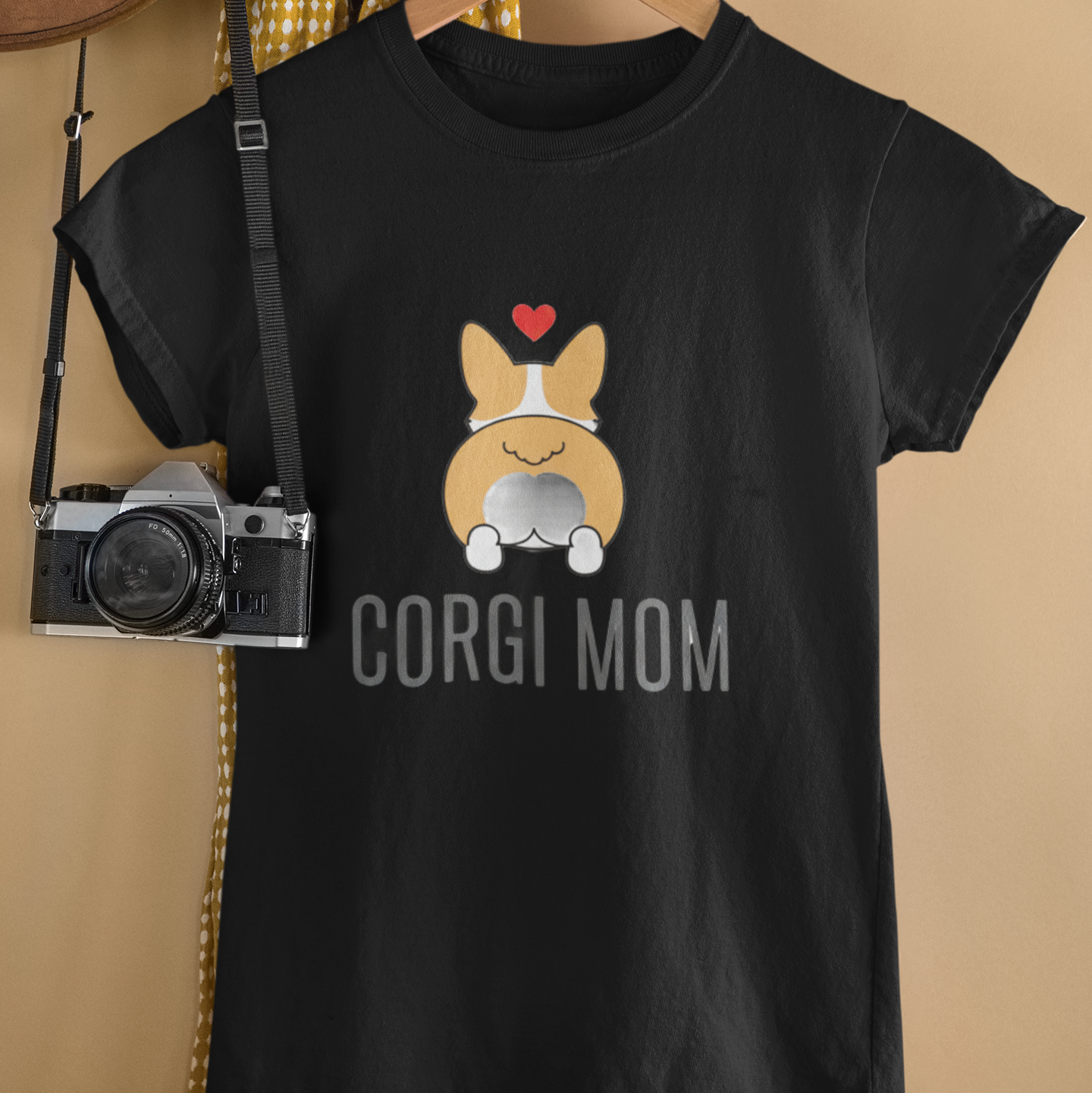 Corgi Mom T-Shirt | Funny Corgi Owner Gift Tee | Proud Corgi Parent Shirt - That Should Be on a T-Shirt