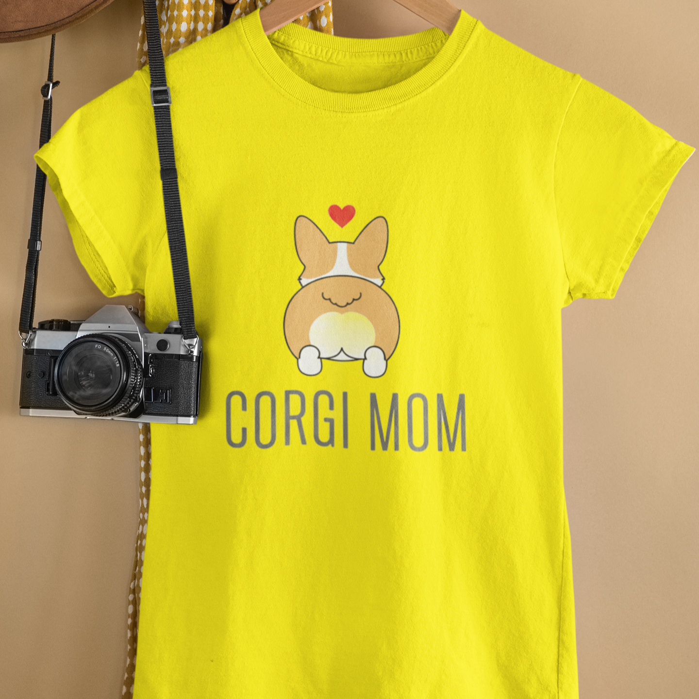 Corgi Mom T-Shirt | Funny Corgi Owner Gift Tee | Proud Corgi Parent Shirt - That Should Be on a T-Shirt